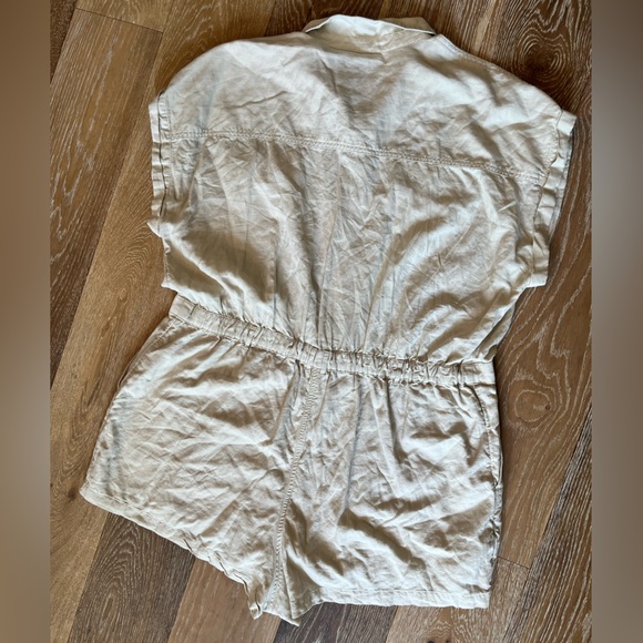 Abercrombie and fitch cream utility Romper XL - Picture 5 of 5